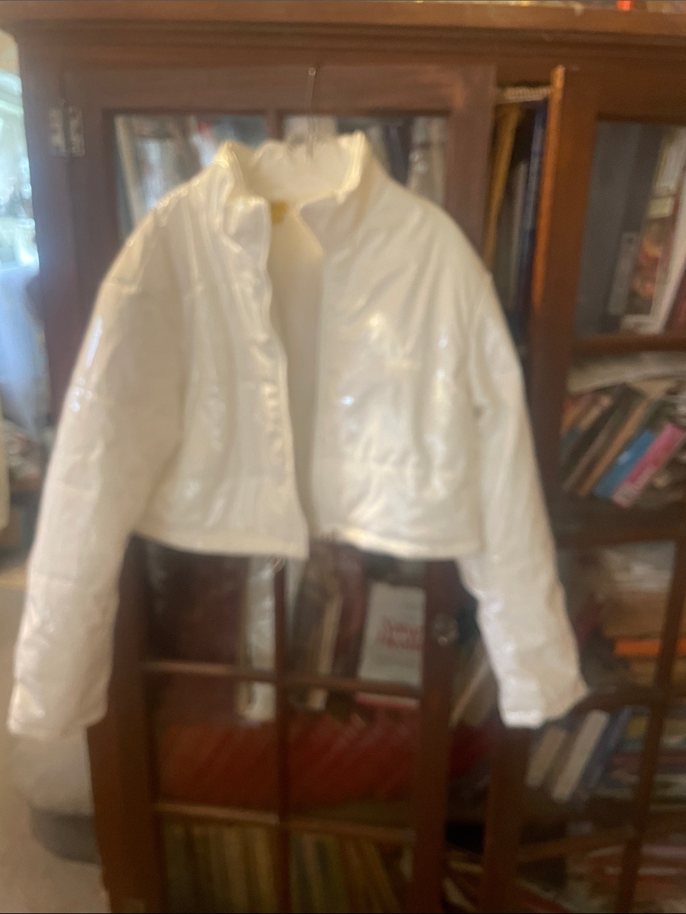 Daisy White Cropped Shiny Puffer Jacket